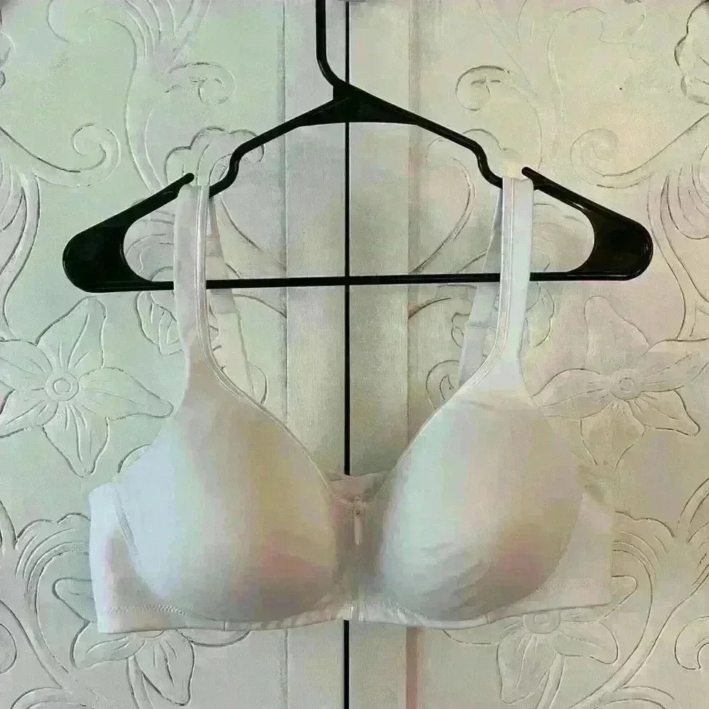 Vanity Fair Body Caress Full Coverage Wireless Bra 〰️ 42B 〰️ Style # 72335 - Picture 4 of 10